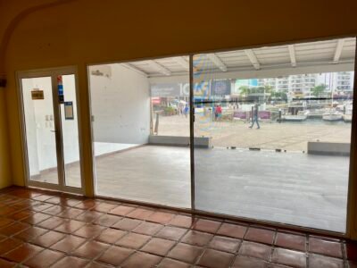 Local 8 Marina Vallarta