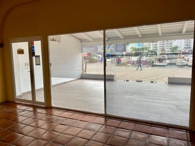 Local 8 Marina Vallarta