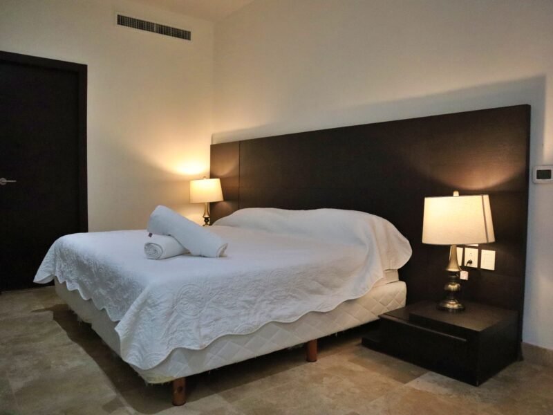 Casa frente de club de playa