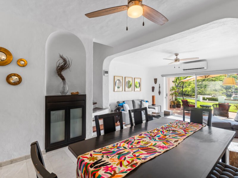 Villa de Alto Nivel en Puerto Iguana | Entorno Privado y Náutico