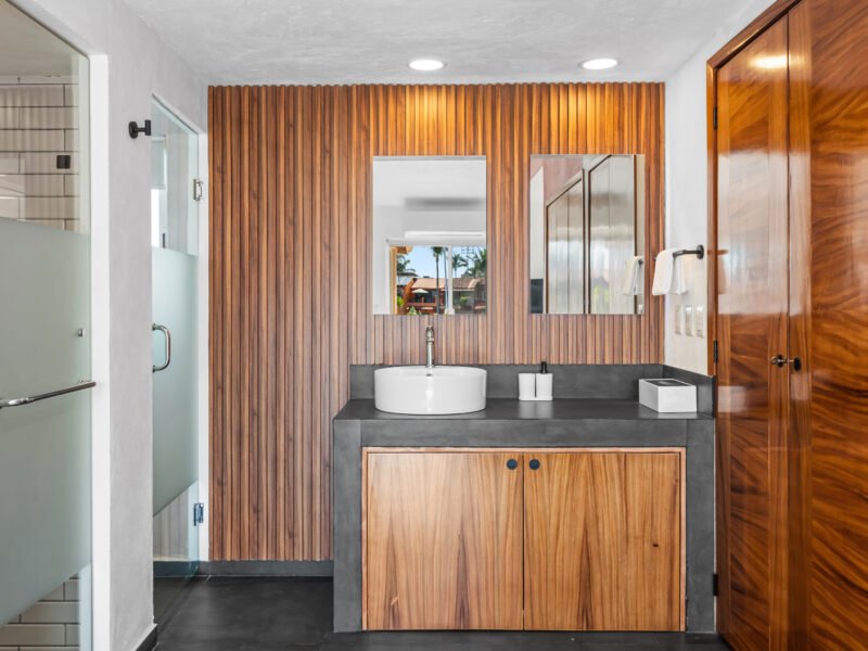 Villa de Alto Nivel en Puerto Iguana | Entorno Privado y Náutico