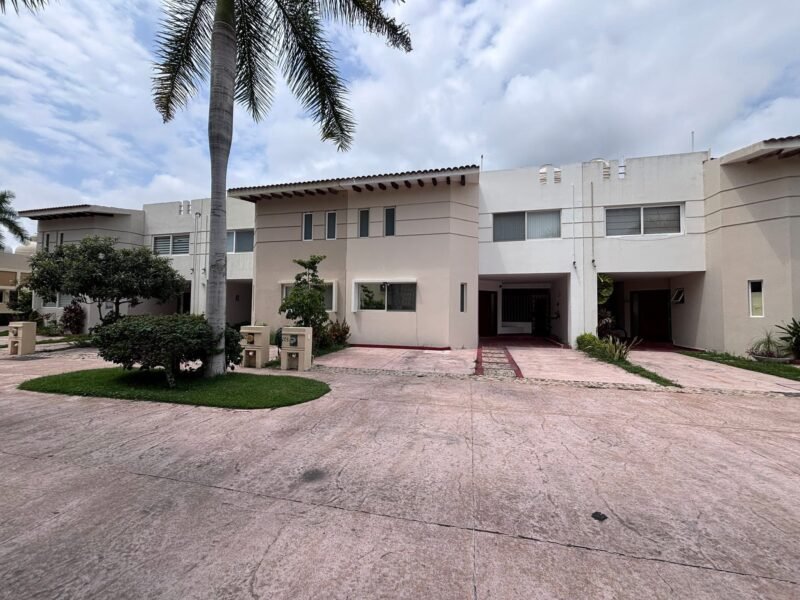 CASA EN RENTA, MARINA VALLARTA, YUBARTA