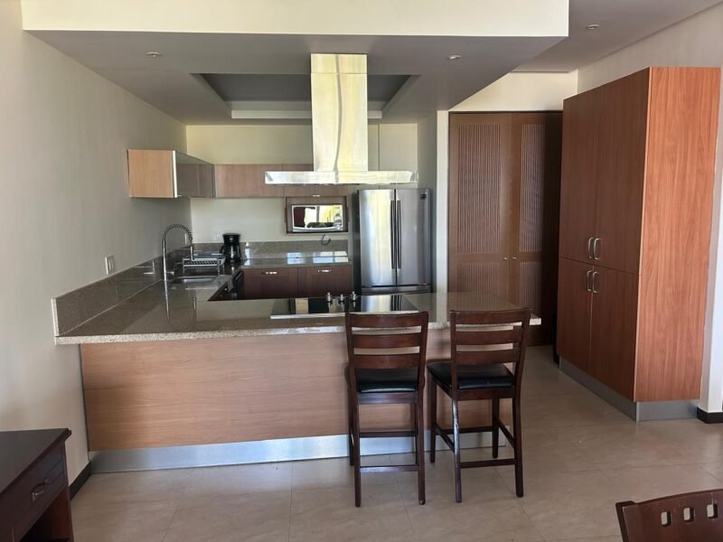 EL TIGRE Condominios Península Golf semi amueblado